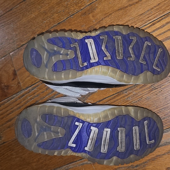 Air Jordan 11 Retro GS 'Concord' 2018 Size 13c - Picture 5 of 7